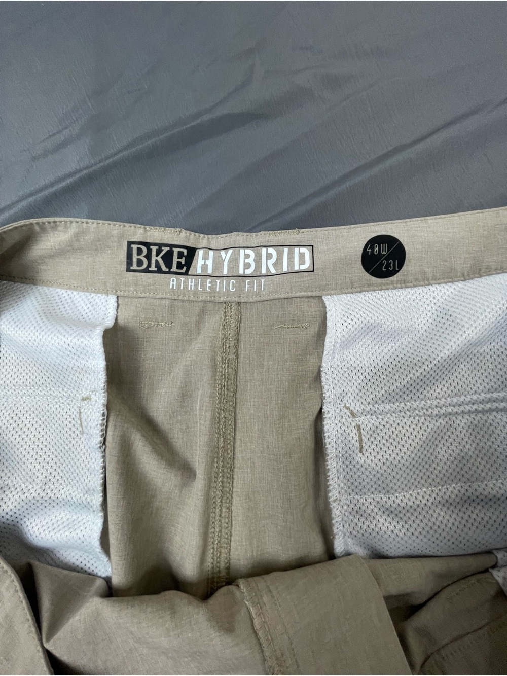 Buckle BKE Hybrid Shorts Mens 40W/23L Khaki Standard Fit Performance Stretch - Picture 3 of 6